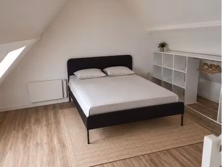 charmant f2 meublé sur deux niveaux – parking disponible prochainement