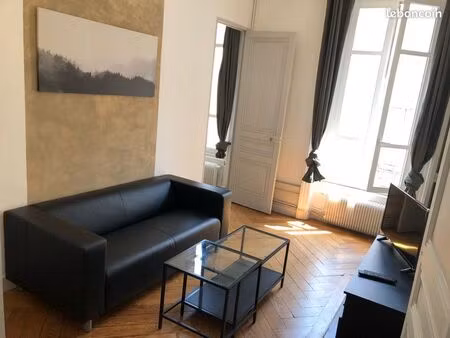 f2 hyper centre meuble