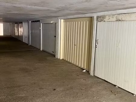 garage fermé à vendre