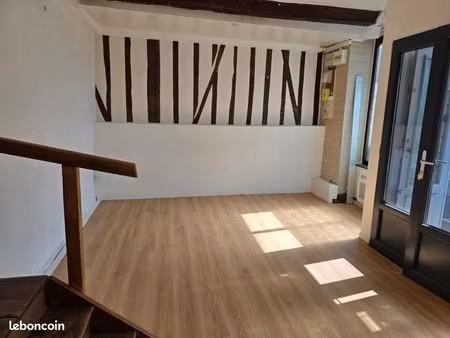 maison de ville en centre du village