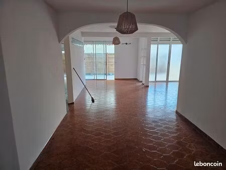loue grand t3 au rez de chaussée