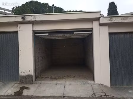 grand garage à louer (16 5 m2) dans résidence sécurisée – av professeur louis ravas