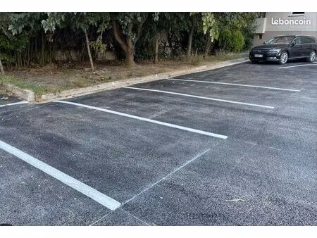 loue place de parking tanneries