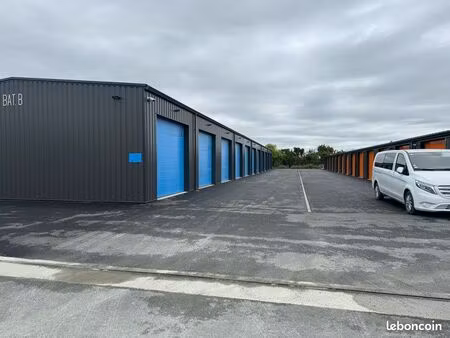 box de 49 m2 à louer