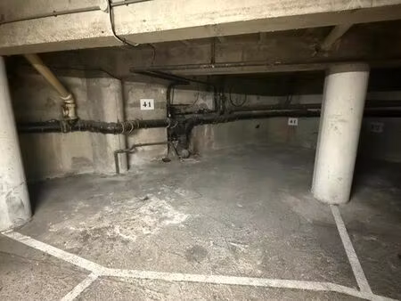 place voiture - parking sécurisé - paris 10 - hôpital saint-louis