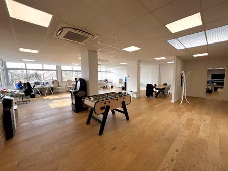 bureaux 230 m 2 open space - 750 m rer et mairie