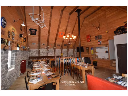 vente locaux professionnels à le mont dore (63240)  650 000 €