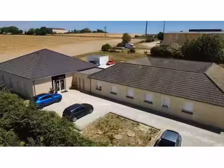 vente locaux professionnels 0 pièces 590 m² à sainte-maure (10150)  599 000 €