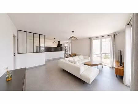 appartement t3 avec terrasse  ascenseur et deux stationnements - blagnac