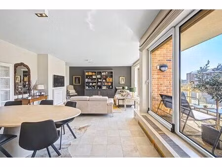 appartement à louer avec garage et terrasse   ixelles (vbe48840)