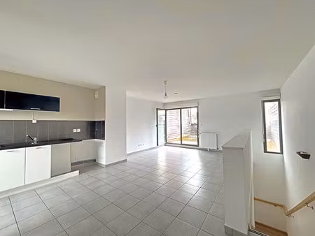 cornebarrieu - appartement t3 avec terrasse et places de parking  vendu loue