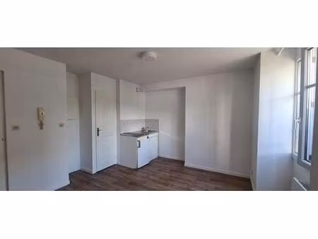 appartement nantes 1 p . 16.11 m² . salle d'eau avec toilettes