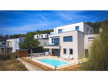 maison contemporaine avec vue imprenable et piscine   secteur prisé de montboucons