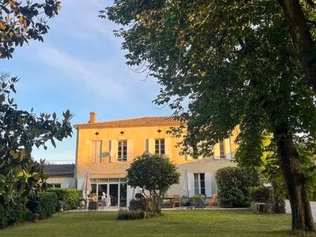 magnifique domaine avec sa maison de maître de charme à la française coup de coeur