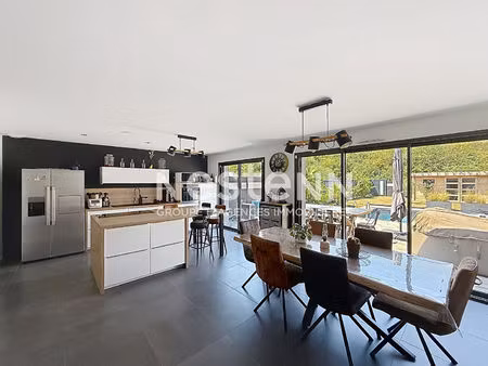 a vendre - limite trelaze et les ponts de ce contemporaine  vie de plain-pied  piscine - c