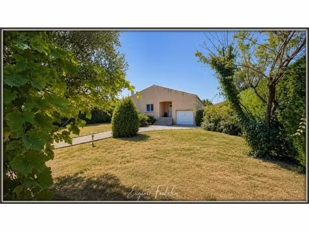 villa plain pied au calme avec piscine