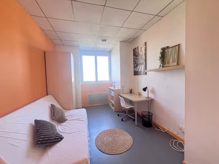 location meublée appartement 2 pièces 27 m² à saint-etienne (42000)  440 €