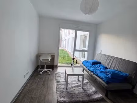 location meublée appartement 1 pièce 19 m² à franqueville-saint-pierre (76520)  500 €