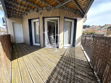 location appartement 3 pièces 58 m² à yssingeaux (43200)  600 €