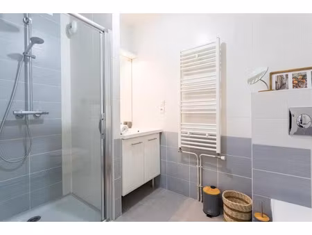 location meublée appartement 2 pièces 32 m² à villeurbanne (69100)  600 €