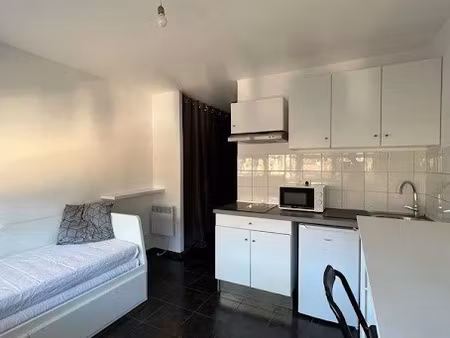 location meublée appartement 1 pièce 17 m² à aix-en-provence (13090)  620 €