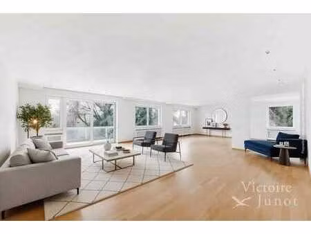 uccle : magnifique appartement dans un parc