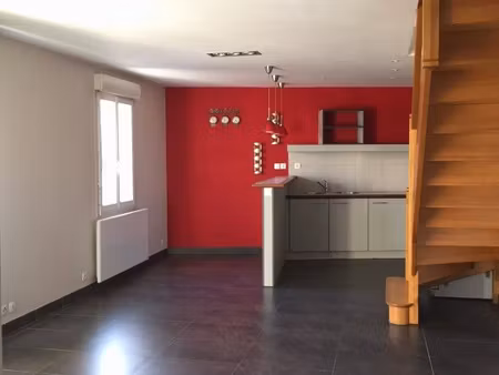 duplex 2 chambres  place de parking et balcon quartier saint