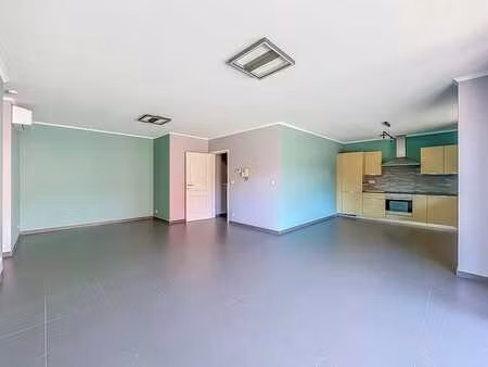 superbe appartement 2 chambres avec balcon et parking
