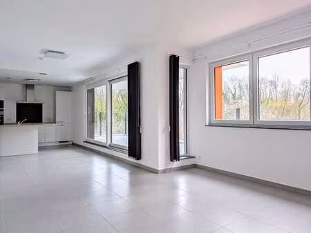 superbe appartement avec grande terrasse et garage