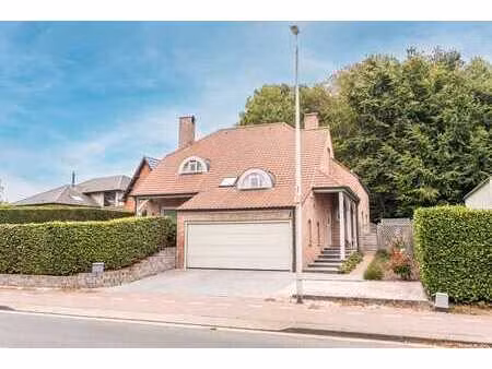 maison prête à emménager avec 5 chambres idéalement située