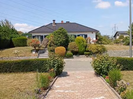 villa 4 façades à itterbeek avec jardin et garage.