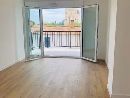 location appartement 3 pièces 60.85 m² à challans (85300)  750 €