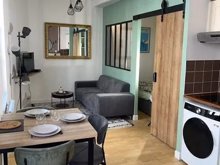 location meublée appartement 2 pièces 29 m² à la rochelle (17000)  780 €