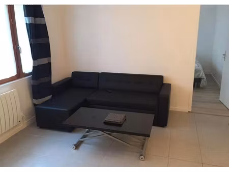 location meublée appartement 2 pièces 41 m² à lyon 8ème (69008)  780 €