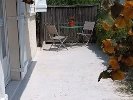 location meublée appartement 1 pièce 31 m² à pontoise (95000)  750 €