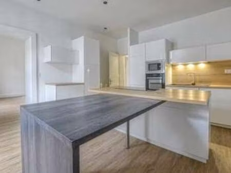 location appartement 4 pièces à nantes (44000) : à louer 4 pièces / 135m² nantes