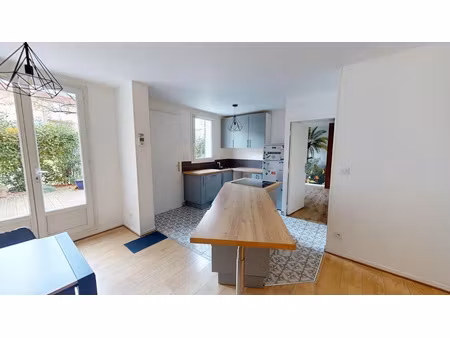 location meublée appartement 2 pièces 49.63 m² à vaulx-en-velin (69120)  870 €