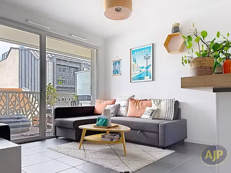 location meublée appartement 3 pièces 61.57 m² à nantes (44000)  880 €