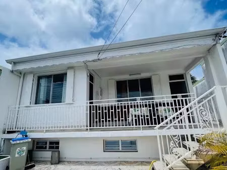 location meublée appartement 4 pièces 67.3 m² à trois-rivieres (97114)  1 100 €