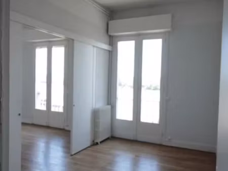 location appartement 3 pièces à bordeaux (33000)  1 206 €