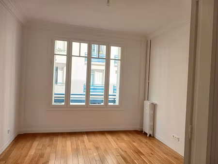 location appartement 2 pièces 55 m² à paris 7ème (75007)  1 870 €