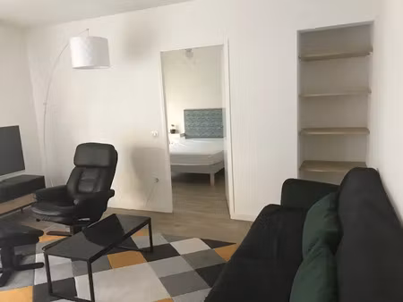 location meublée appartement 2 pièces 44 m² à nice (06000)  2 300 €