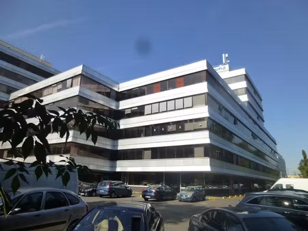 location locaux professionnels 1 pièce 51 m² à cergy (95000)  834 €