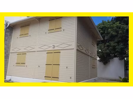 location villa 4 pièces 85 m² à saint-denis (97400)  1 120 €