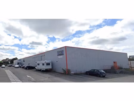location locaux professionnels 246 m² à serres-castet (64121)  nan €