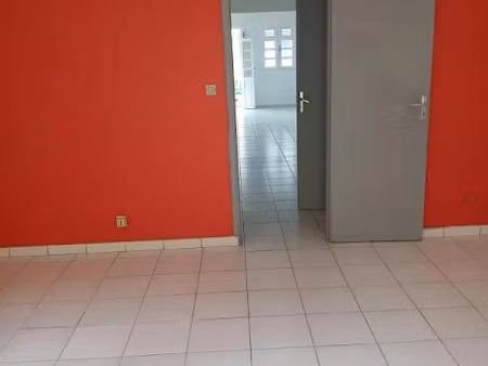 location locaux professionnels à fort de france (97200)  nan €