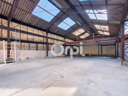 location locaux professionnels 250 m² à saint-sauveur (60320)  nan €