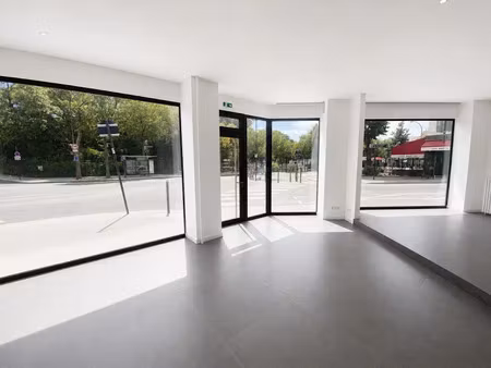 location locaux professionnels 87 m² à paris 20ème (75020)  4 163 €