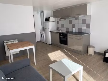 beau t2 proche la rochelle et université