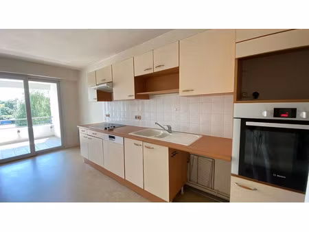 location appartement 3 pièces 77.55 m² à la rochelle (17000)  1 100 €